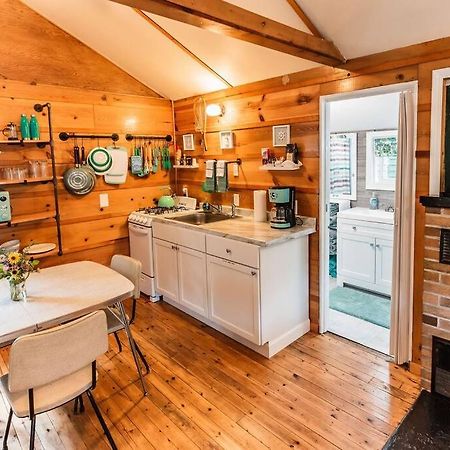 Big Blue Lake Cottages, Llc - Cottage #5 Holton Eksteriør bilde