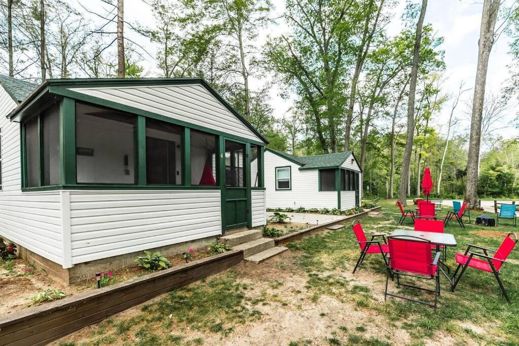Big Blue Lake Cottages, Llc - Cottage #5 Holton Eksteriør bilde
