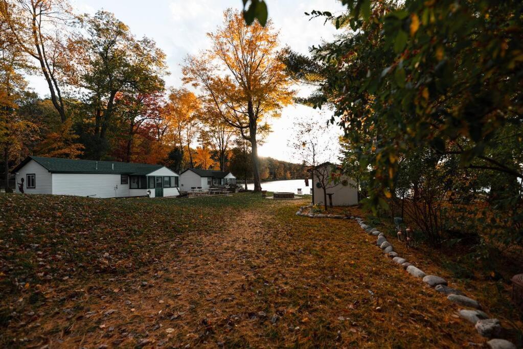 Big Blue Lake Cottages, Llc - Cottage #5 Holton Eksteriør bilde