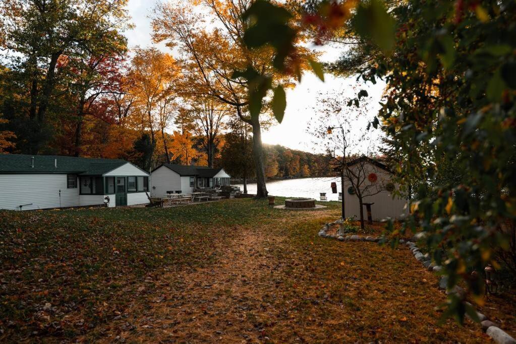 Big Blue Lake Cottages, Llc - Cottage #5 Holton Eksteriør bilde
