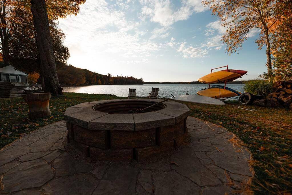 Big Blue Lake Cottages, Llc - Cottage #5 Holton Eksteriør bilde