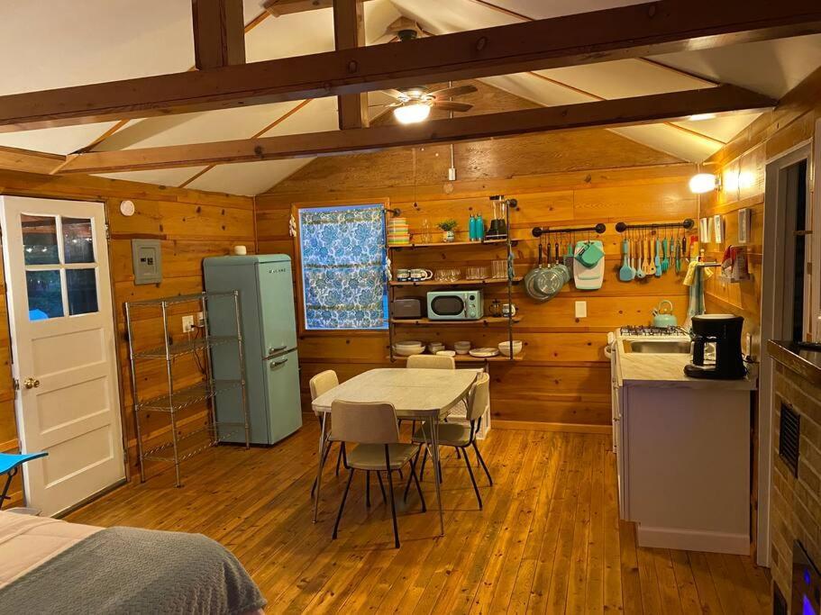 Big Blue Lake Cottages, Llc - Cottage #5 Holton Eksteriør bilde